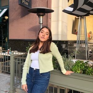 Meet your Posher, Andrea